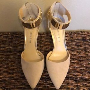 Gianni Bini Suede Heels Size: 8